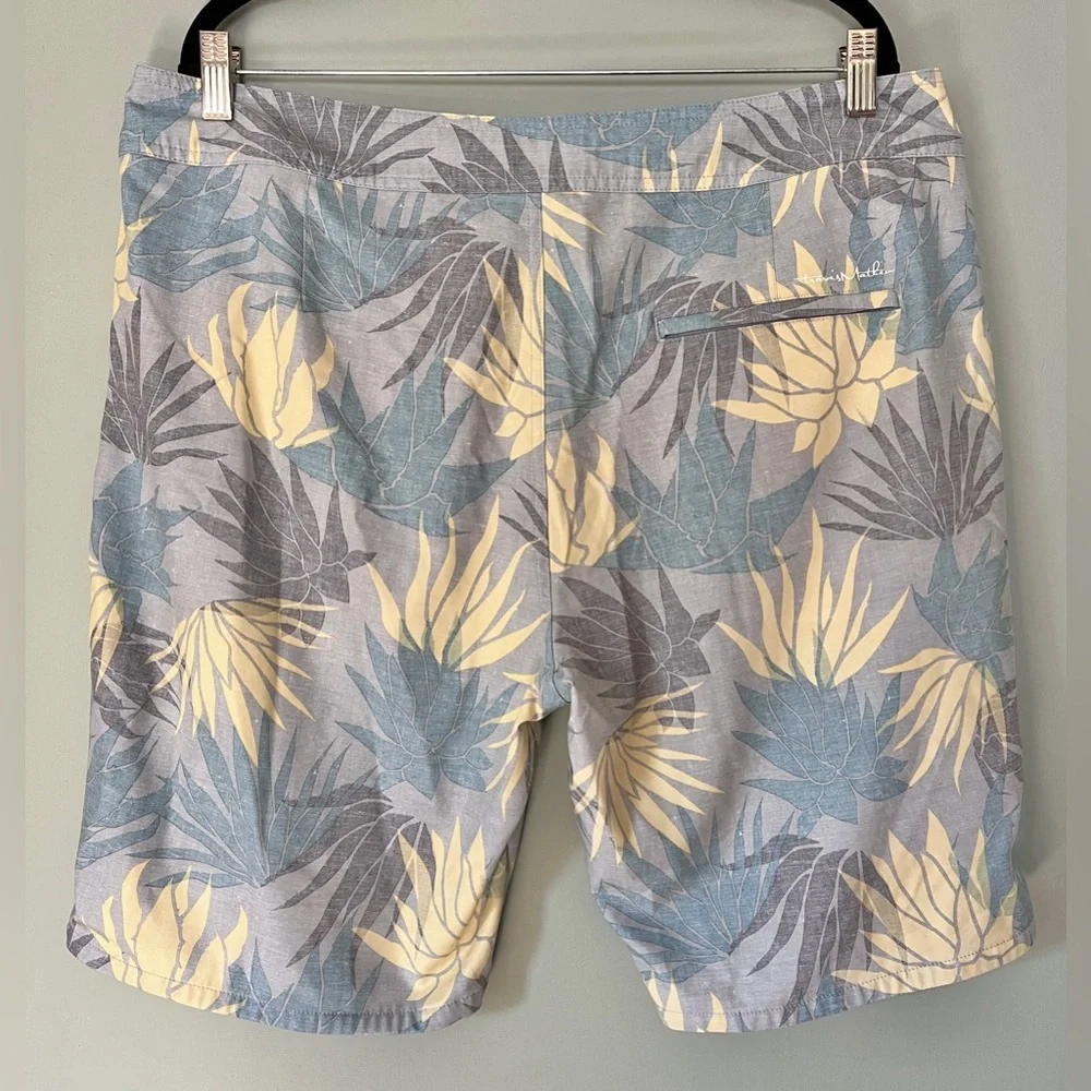 TravisMathew Board Shorts Unlined Swimsuit Swim Trunks‎ Blue Agave Print Size 38